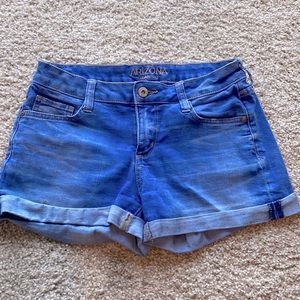 Size 5 Arizona Jean Co. women’s shorts